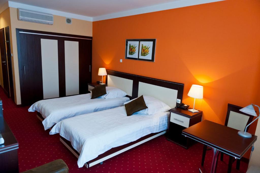 Mark1 Hotel Brzesko Ngoại thất bức ảnh